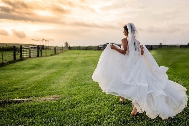 Real wedding at The Lodge at Logan Vineyards